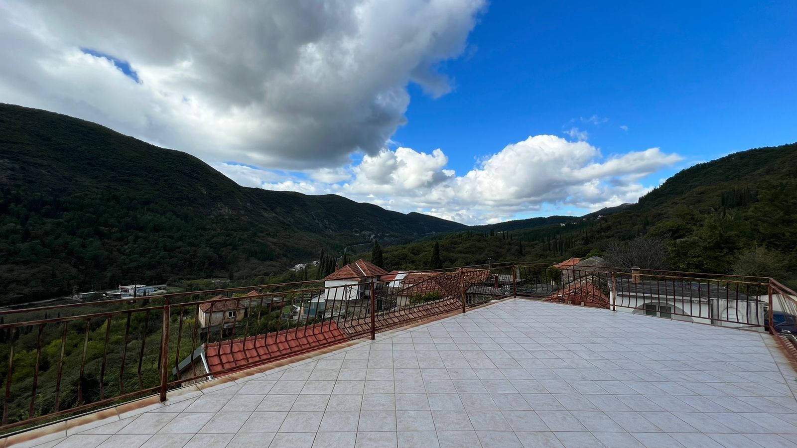 Image of House - 2 Bedrooms - 1 Bathrooms for Sale in Herceg-Novi-Sutorina-Montenegro, Image 5